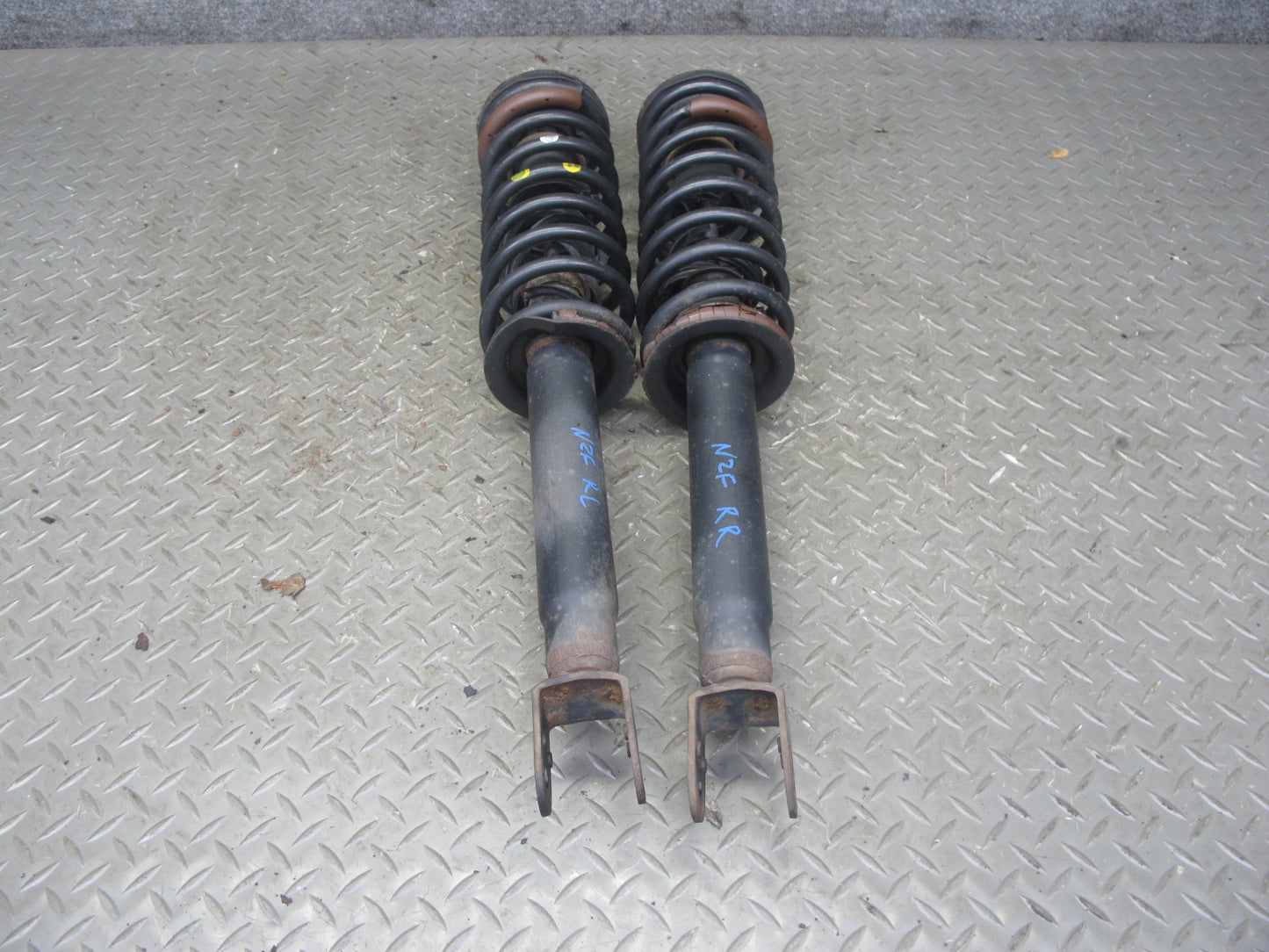 90-96 Nissan Z32 300ZX NON Turbo 2+0 Set of 2 Rear Strut Shock Absorber OEM