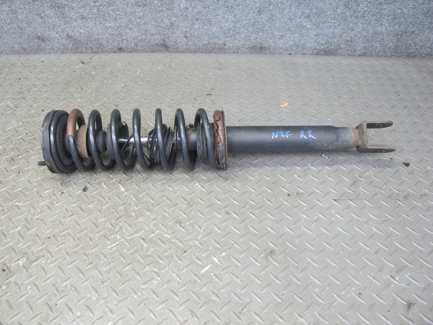 90-96 Nissan Z32 300ZX NON Turbo 2+0 Set of 2 Rear Strut Shock Absorber OEM