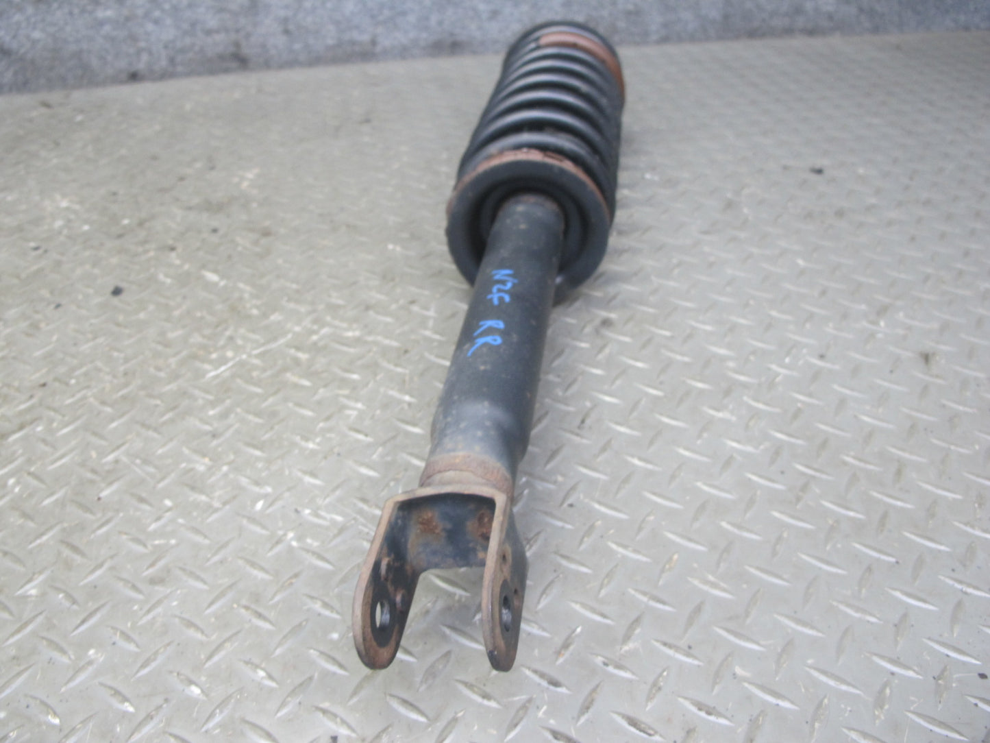 90-96 Nissan Z32 300ZX NON Turbo 2+0 Set of 2 Rear Strut Shock Absorber OEM