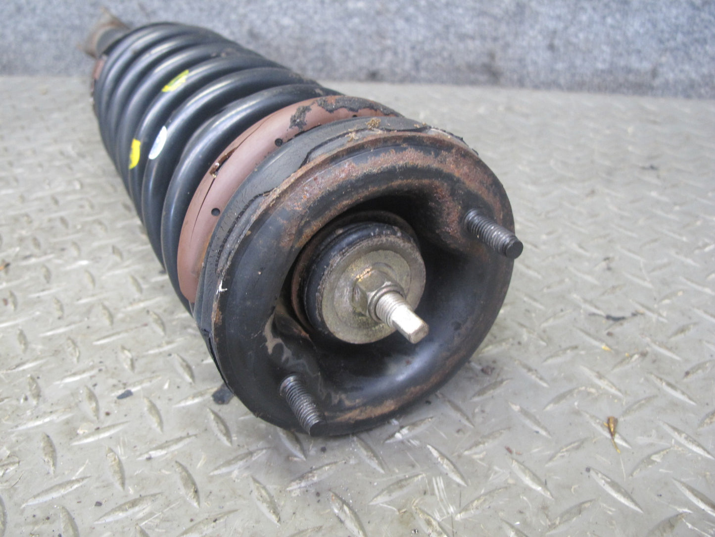 90-96 Nissan Z32 300ZX NON Turbo 2+0 Set of 2 Rear Strut Shock Absorber OEM