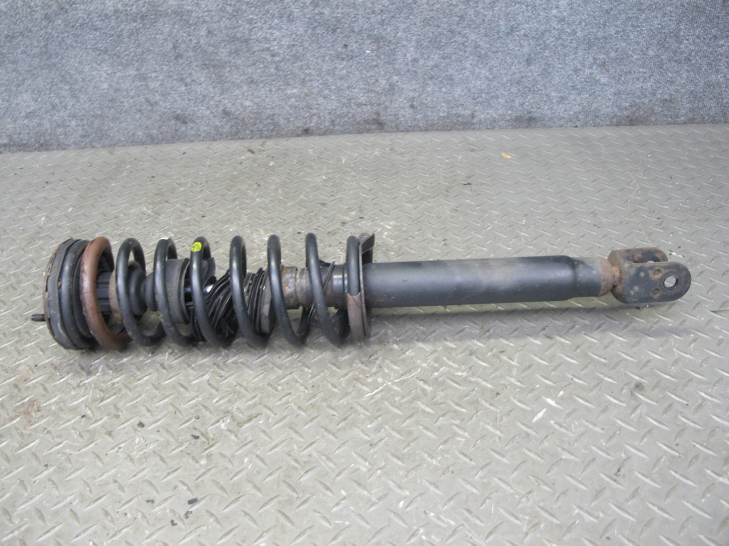 90-96 Nissan Z32 300ZX NON Turbo 2+0 Set of 2 Rear Strut Shock Absorber OEM