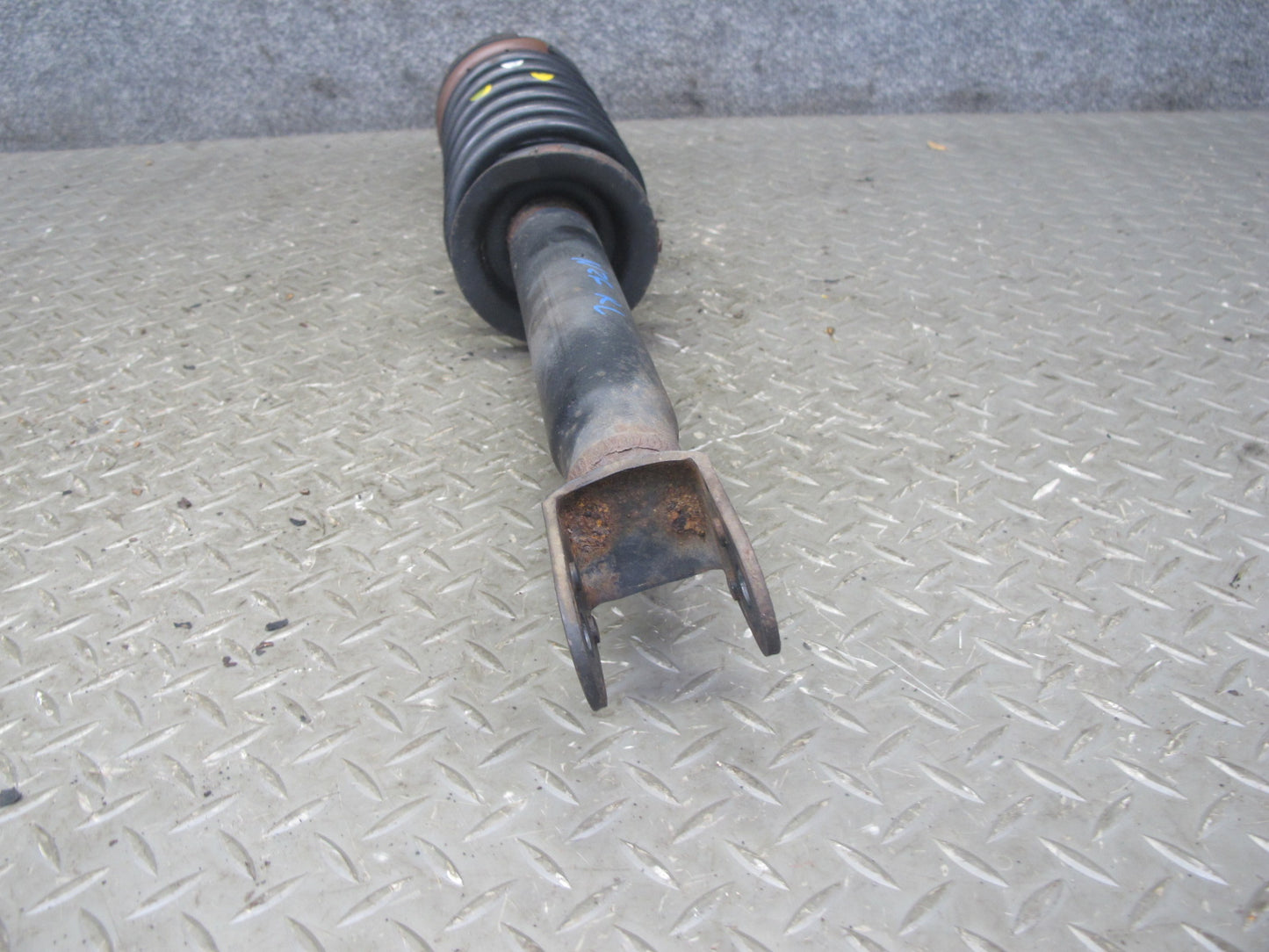90-96 Nissan Z32 300ZX NON Turbo 2+0 Set of 2 Rear Strut Shock Absorber OEM