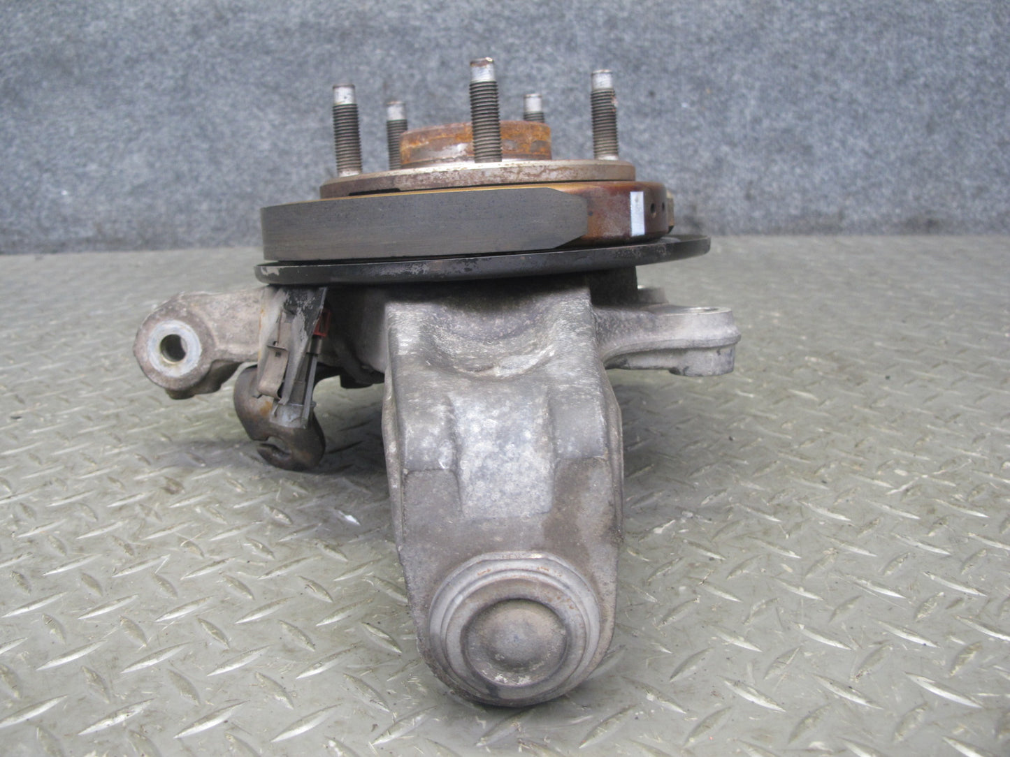 2004-2008 Cadillac XLR Rear Left Driver Side Spindle Knuckle Wheel Hub Bearing