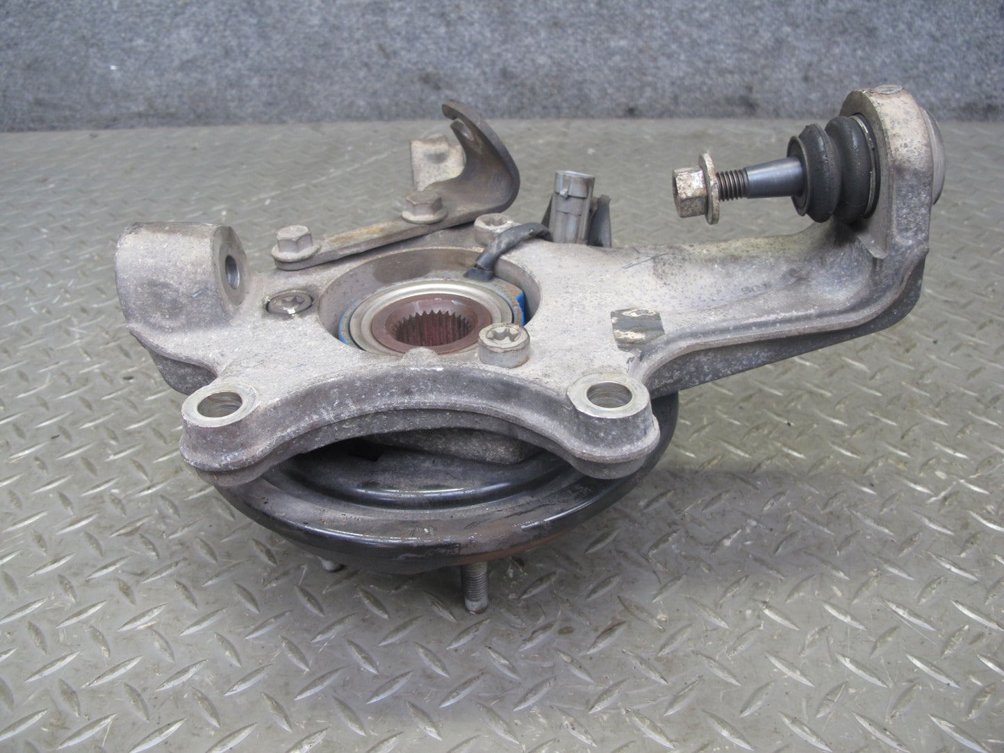 2004-2008 Cadillac XLR Rear Left Driver Side Spindle Knuckle Wheel Hub Bearing