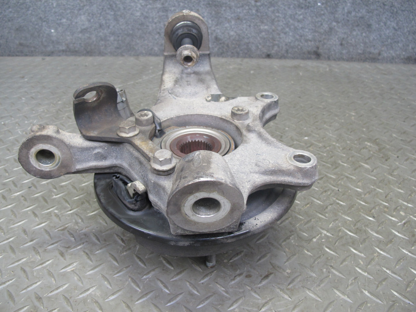 2004-2008 Cadillac XLR Rear Left Driver Side Spindle Knuckle Wheel Hub Bearing