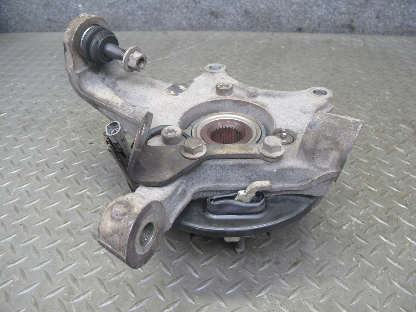 2004-2008 Cadillac XLR Rear Left Driver Side Spindle Knuckle Wheel Hub Bearing