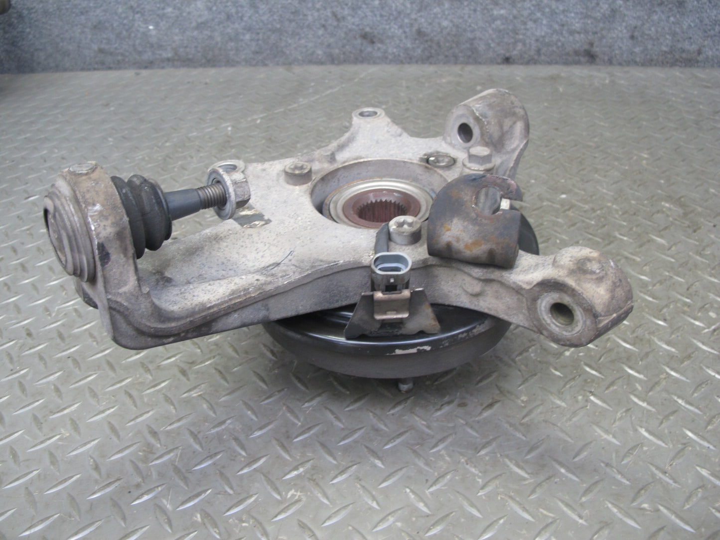 2004-2008 Cadillac XLR Rear Left Driver Side Spindle Knuckle Wheel Hub Bearing