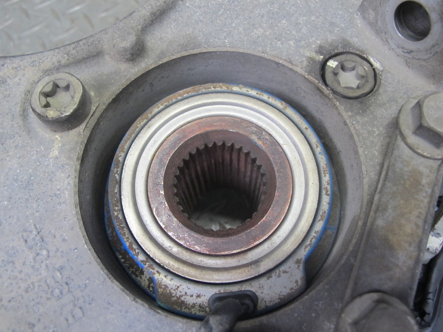 2004-2008 Cadillac XLR Rear Left Driver Side Spindle Knuckle Wheel Hub Bearing
