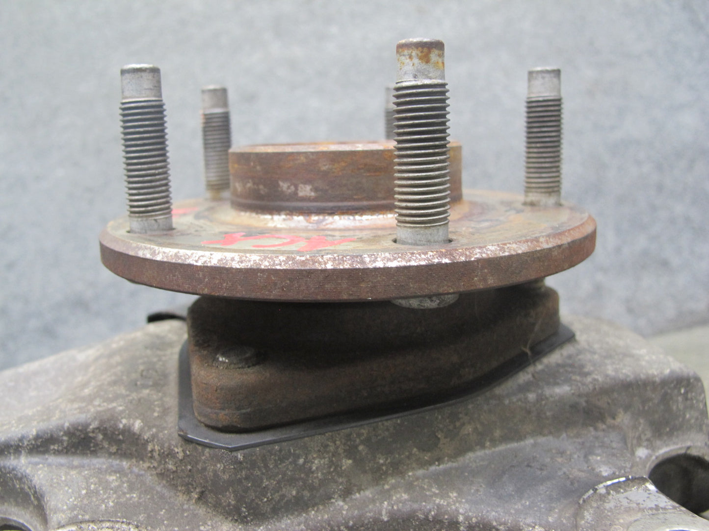 2004-2008 Cadillac XLR Front Right Pass Side Spindle Knuckle Wheel Hub Bearing