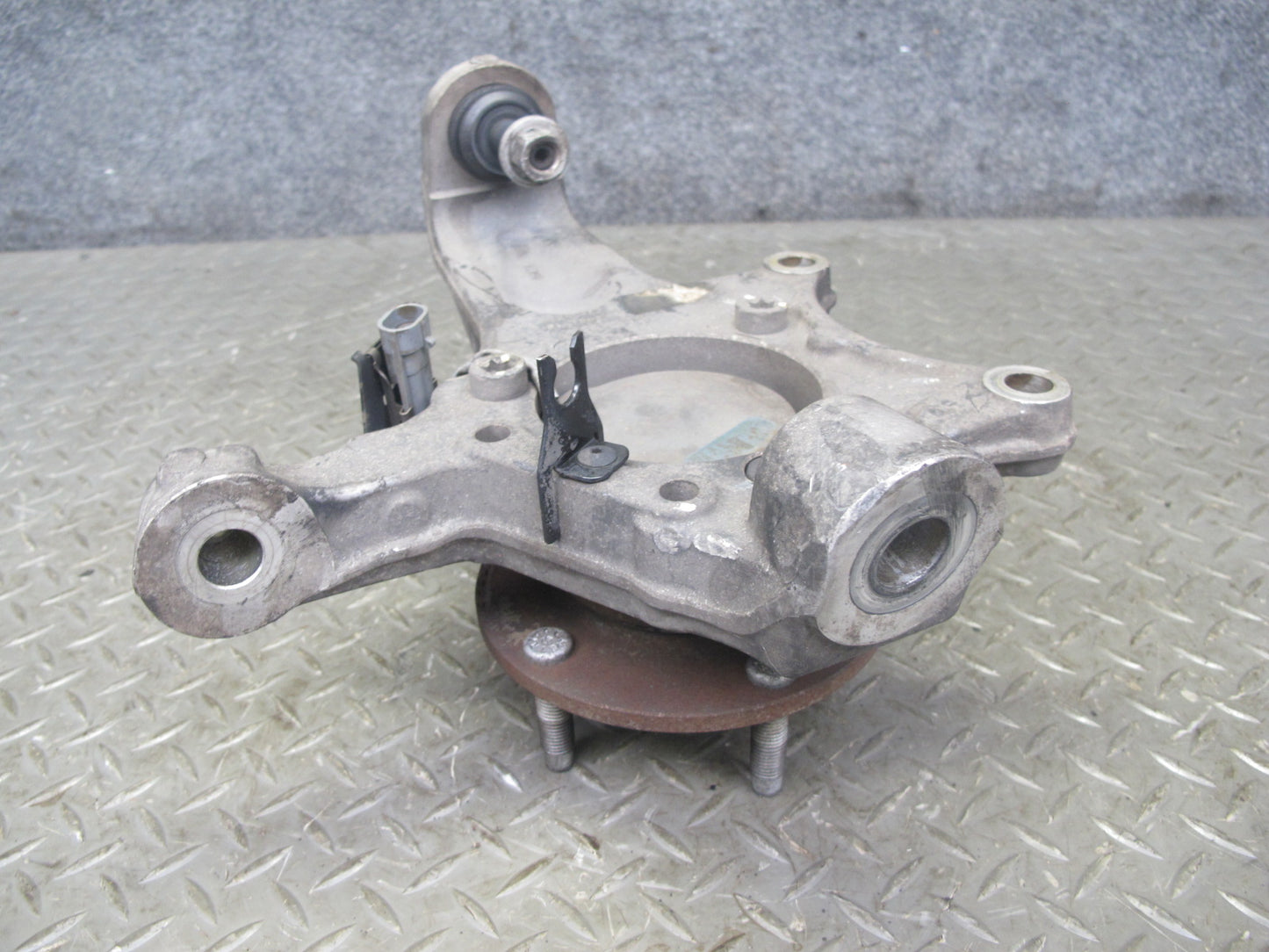 2004-2008 Cadillac XLR Front Right Pass Side Spindle Knuckle Wheel Hub Bearing
