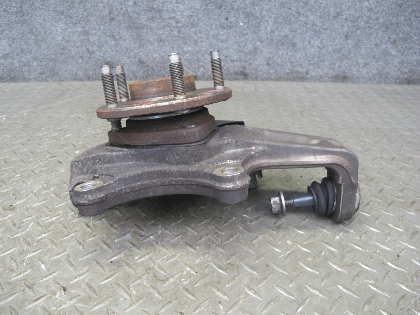 2004-2008 Cadillac XLR Front Left Driver Side Spindle Knuckle Wheel Hub Bearing