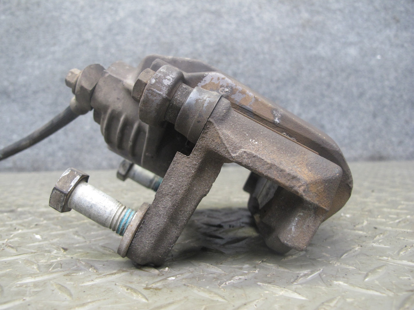 2004-2009 Cadillac XLR RWD Rear Left & Right Side Brake Caliper Set of 2