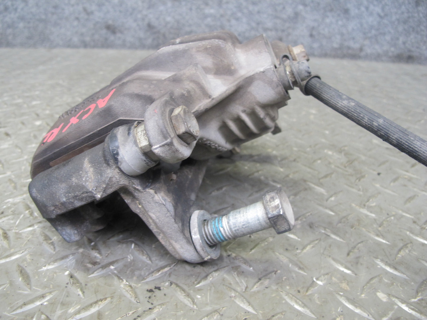 2004-2009 Cadillac XLR RWD Rear Left & Right Side Brake Caliper Set of 2