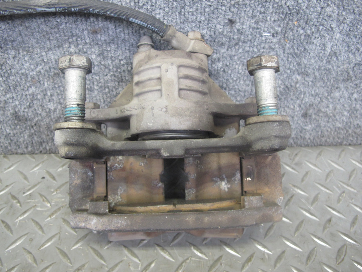2004-2009 Cadillac XLR RWD Rear Left & Right Side Brake Caliper Set of 2