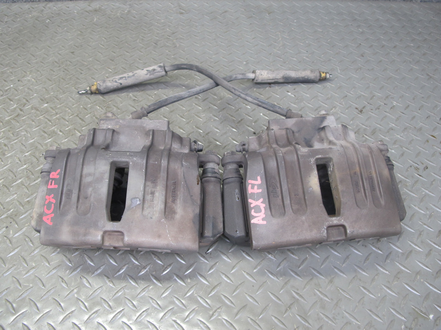 2004-2009 Cadillac XLR RWD Front Left & Right Side Brake Caliper Set of 2