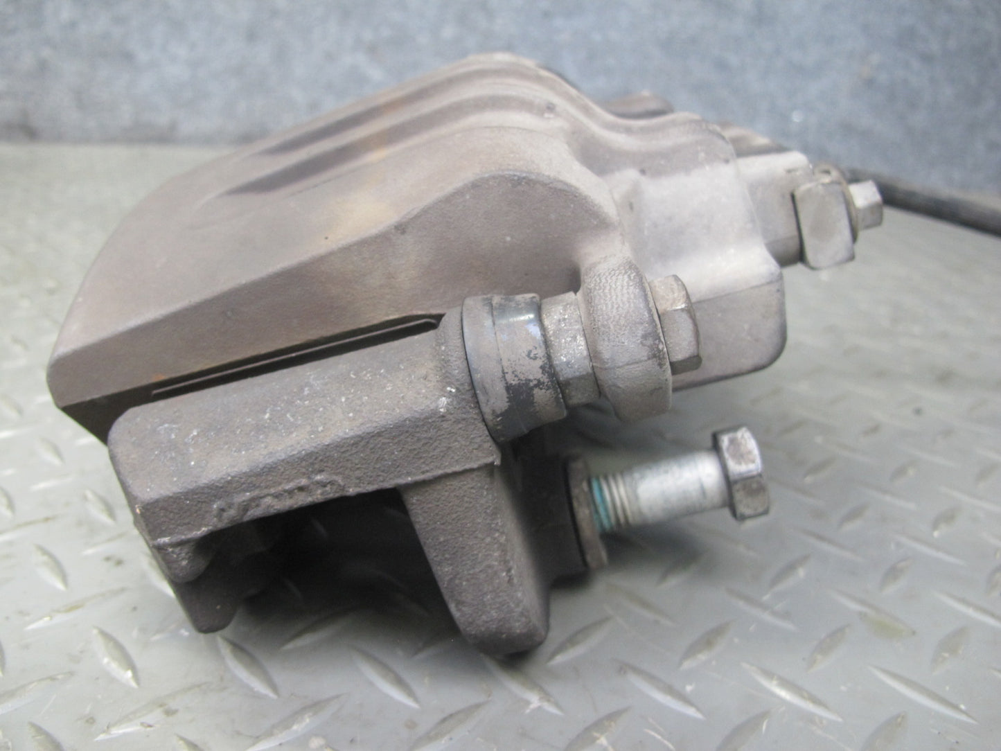 2004-2009 Cadillac XLR RWD Front Left & Right Side Brake Caliper Set of 2