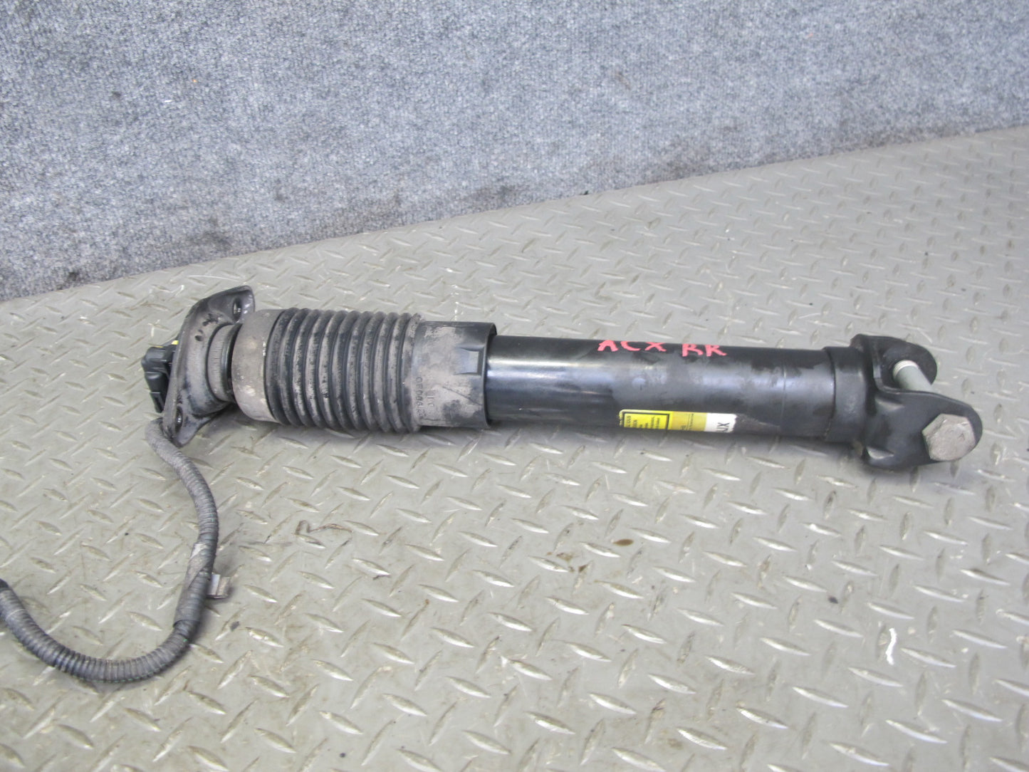 2006-2007 Cadillac XLR Rear Right & Left Side Shock Strut Absorber Set