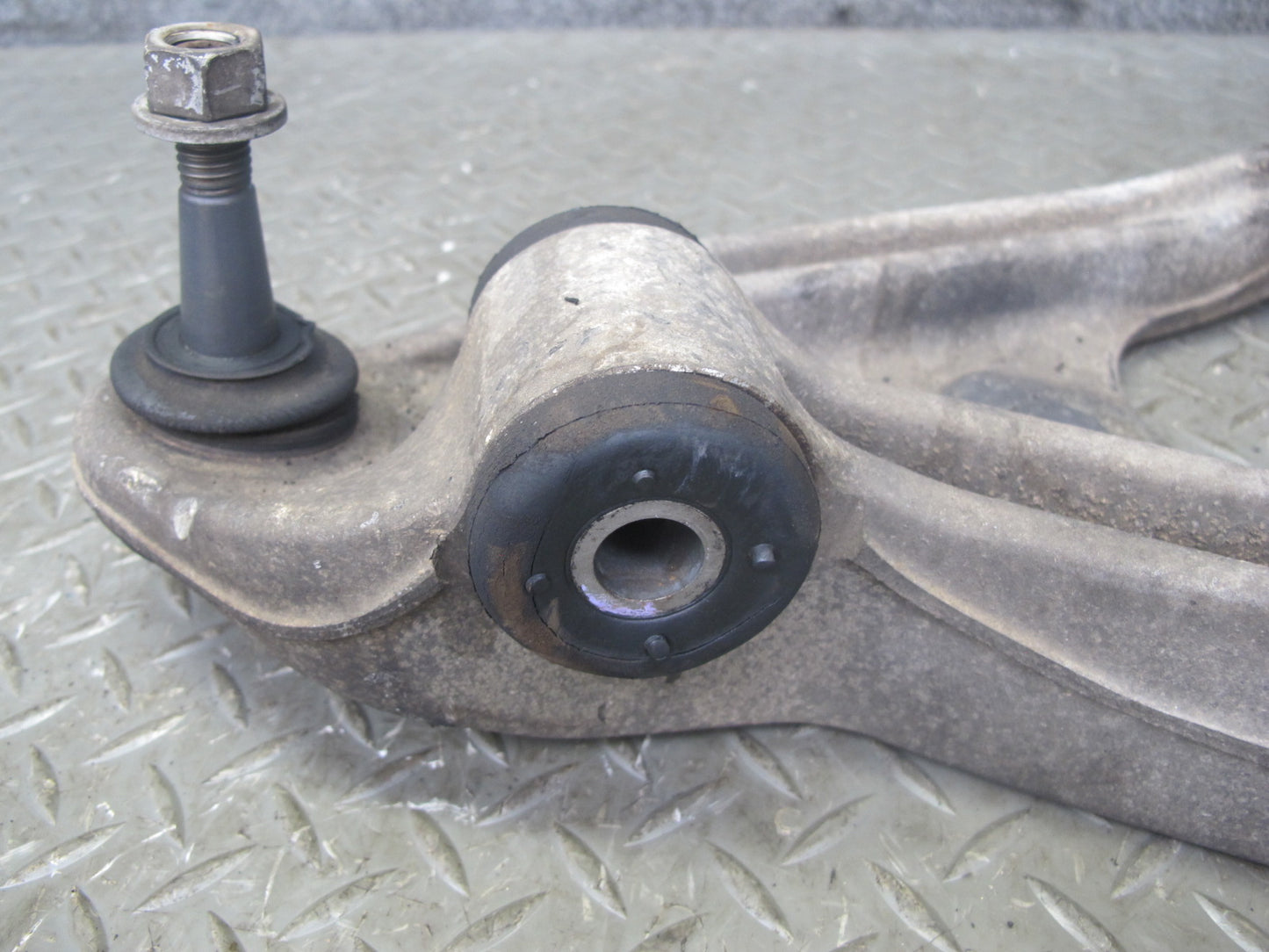2004-2009 Cadillac XLR Rear Left Suspension Lower & Upper Control Arm Set