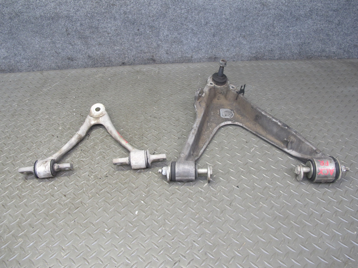 2004-2009 Cadillac XLR Front Right Suspension Lower & Upper Control Arm Set