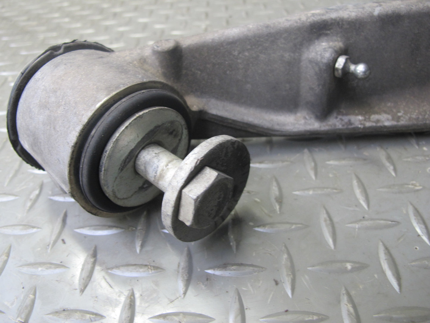 2004-2009 Cadillac XLR Front Left Suspension Lower & Upper Control Arm Set