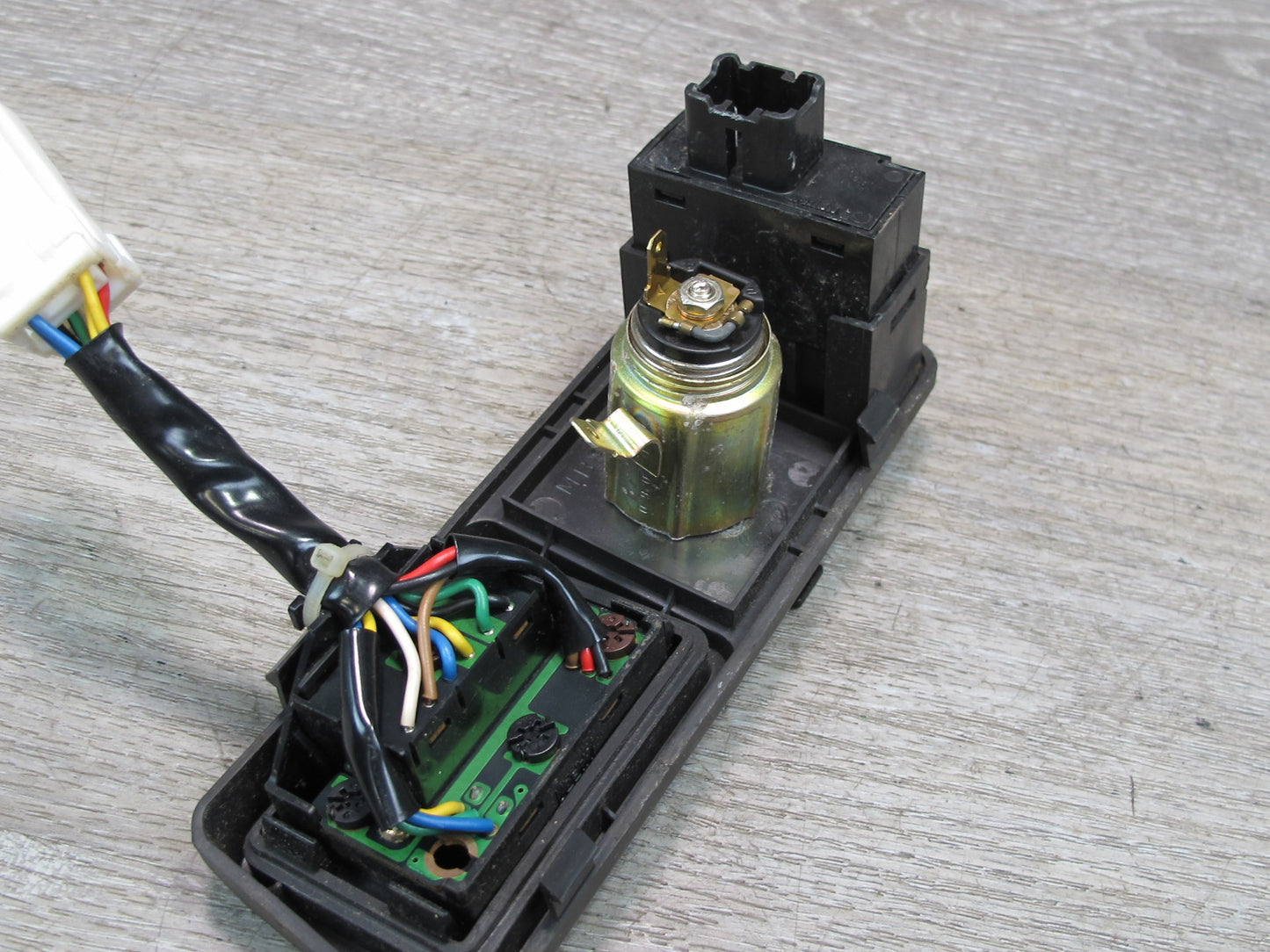 91-99 Mitsubishi 3000GT Cruise Control Active Aero Button Switch OEM