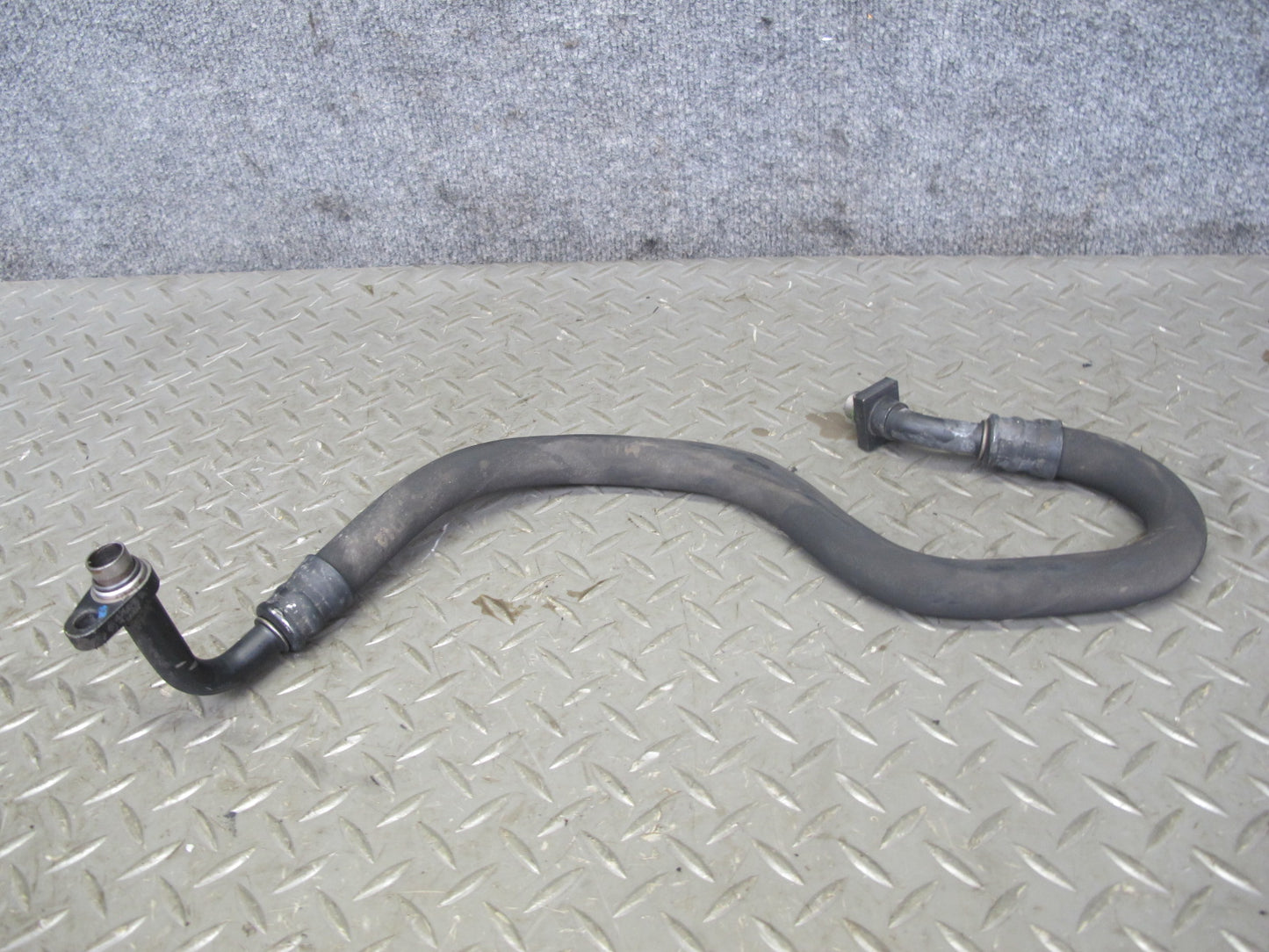 2006-2010 BMW E63 E64 M6 Engine Oil Cooler Hose Pipe Line Set of 2