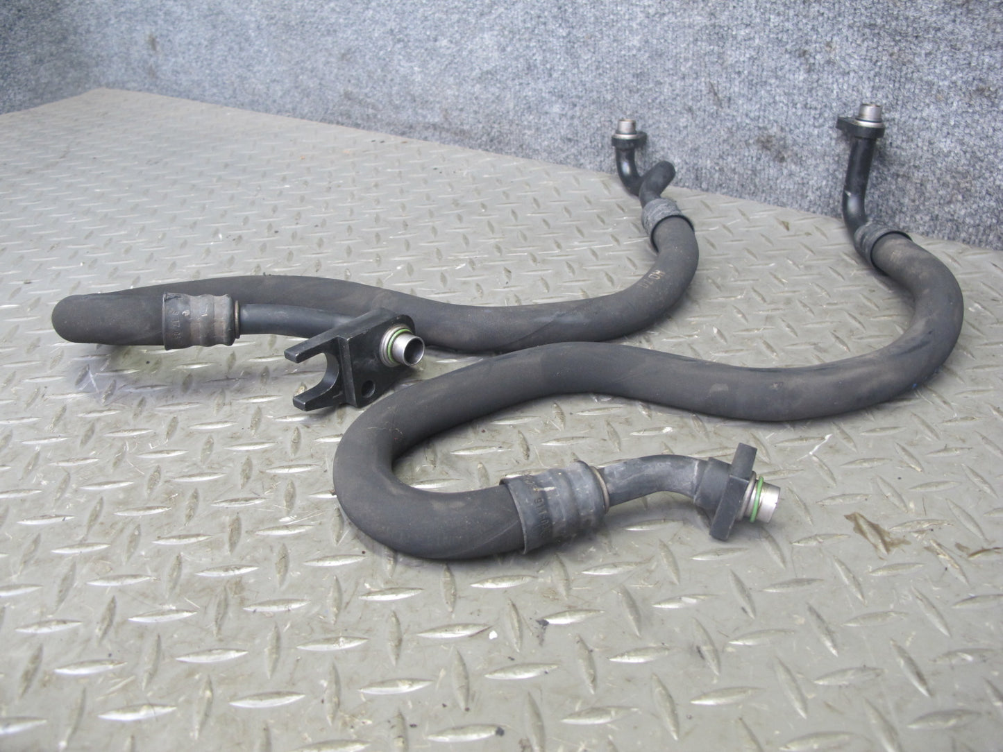 2006-2010 BMW E63 E64 M6 Engine Oil Cooler Hose Pipe Line Set of 2