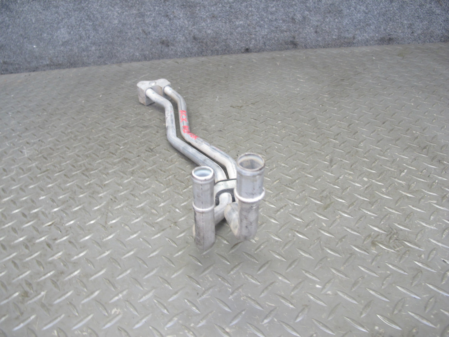 2004-2009 Cadillac XLR Hvac Heater Inlet & Outlet Pipe Tube Line