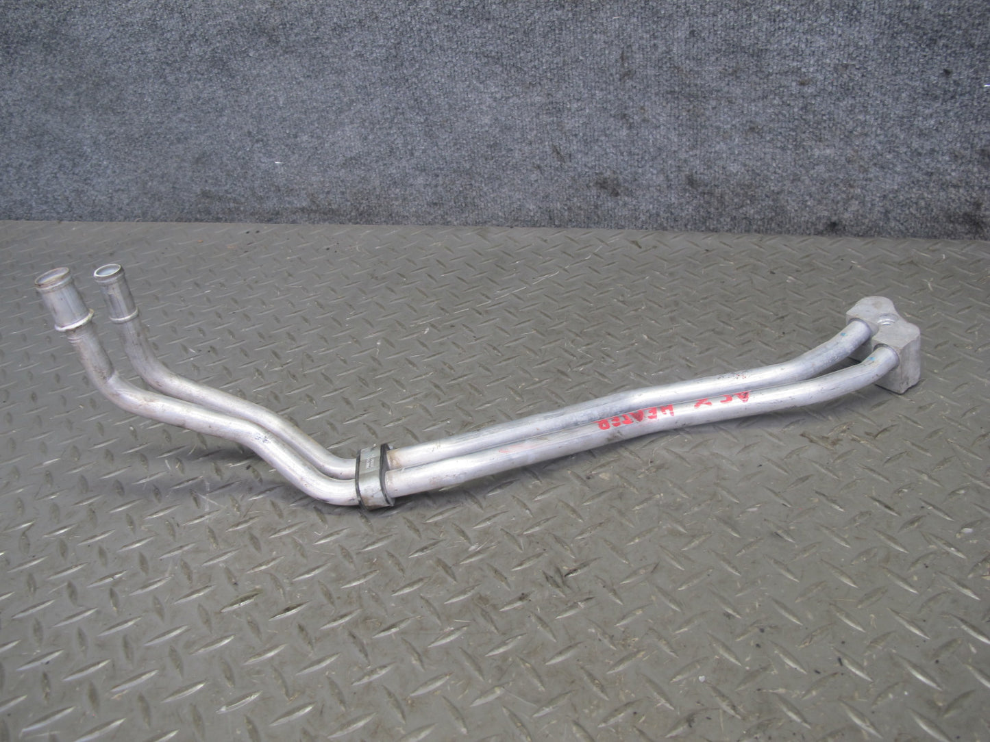 2004-2009 Cadillac XLR Hvac Heater Inlet & Outlet Pipe Tube Line