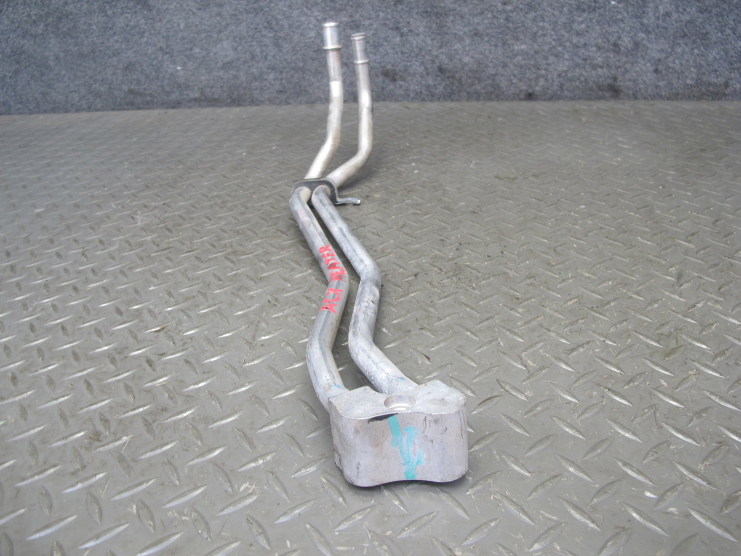 2004-2009 Cadillac XLR Hvac Heater Inlet & Outlet Pipe Tube Line
