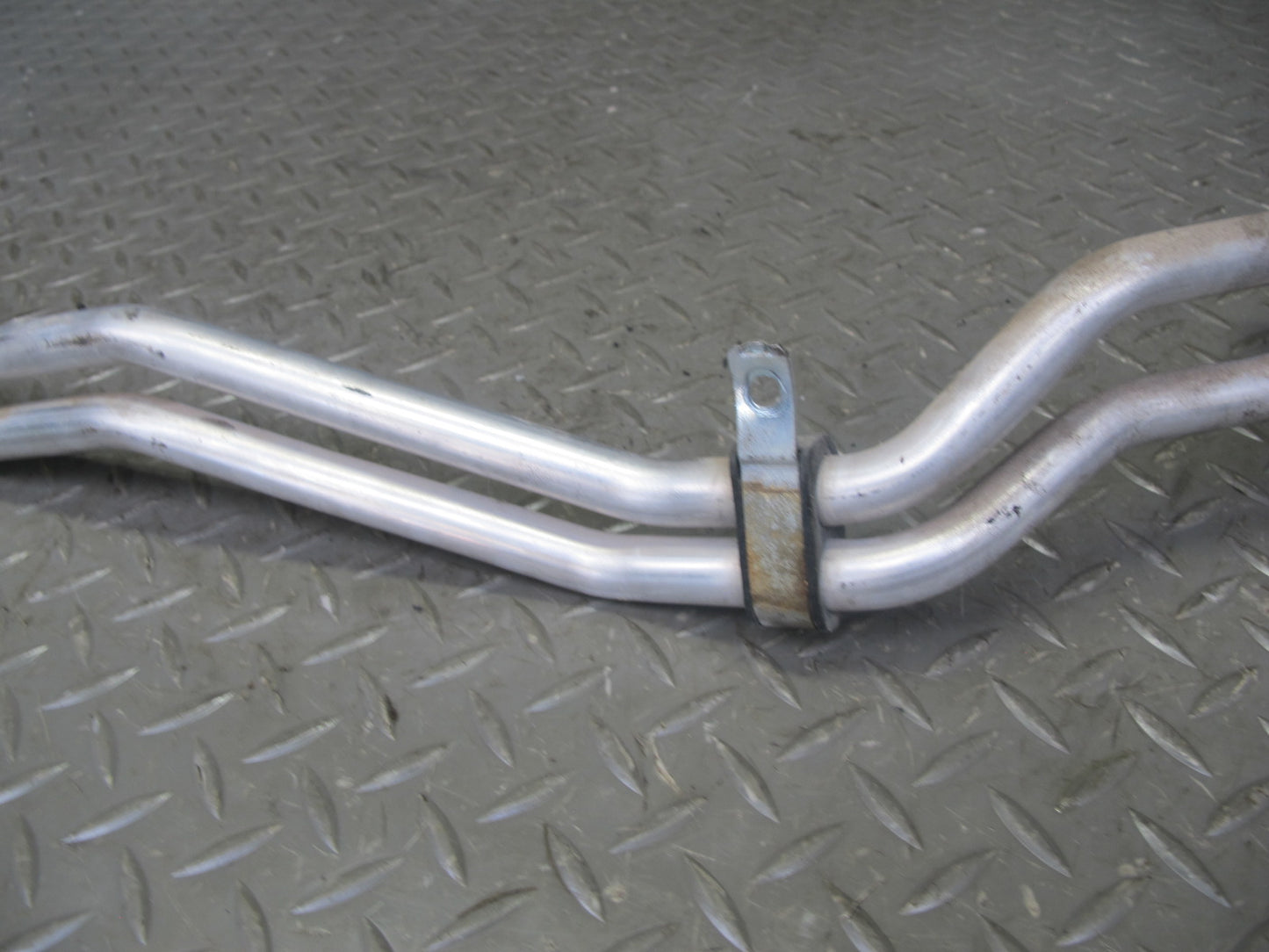 2004-2009 Cadillac XLR Hvac Heater Inlet & Outlet Pipe Tube Line