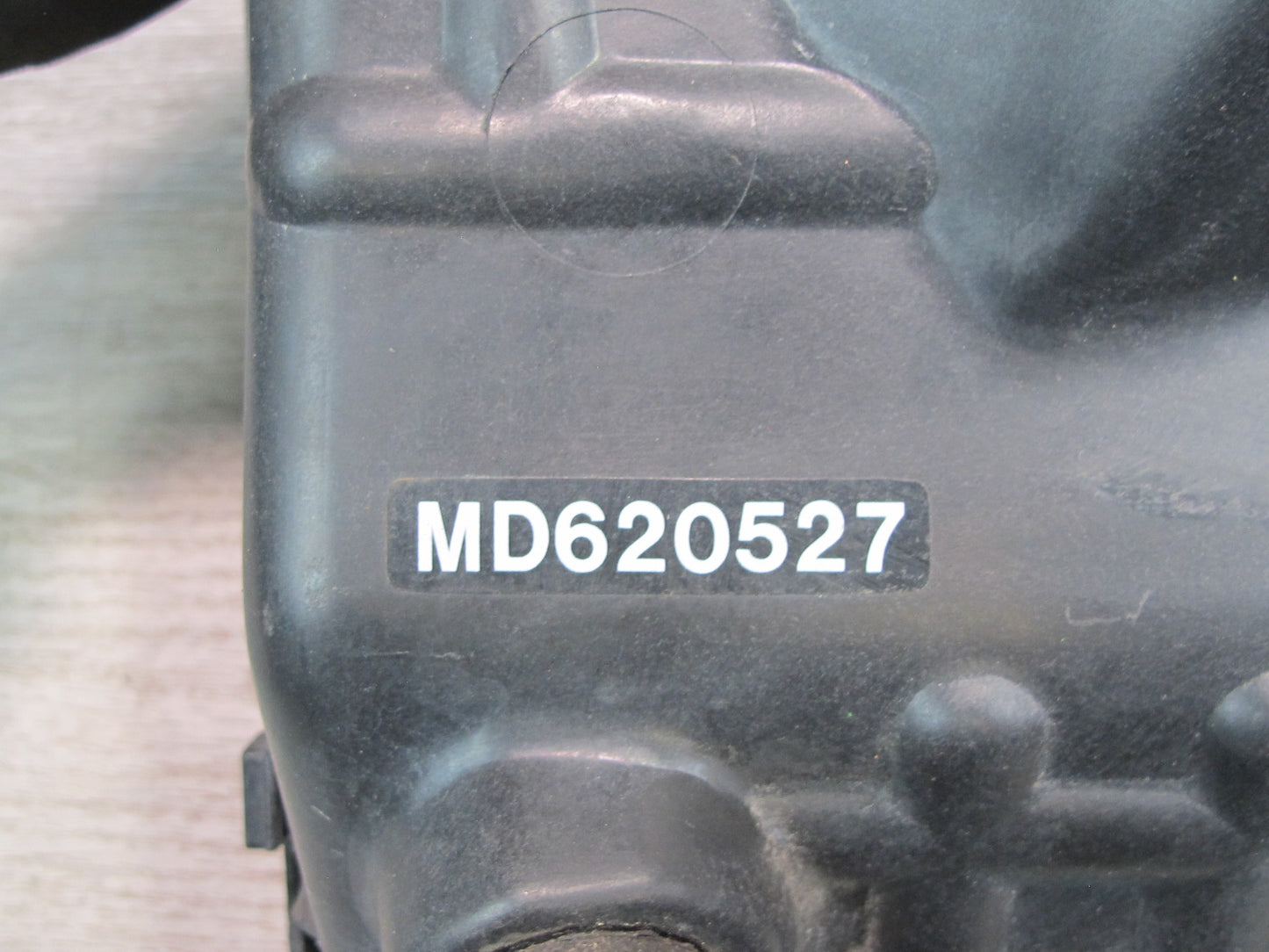 91-99 Mitsubishi 3000GT Air Intake Cleaner Filter Box MD620527 OEM