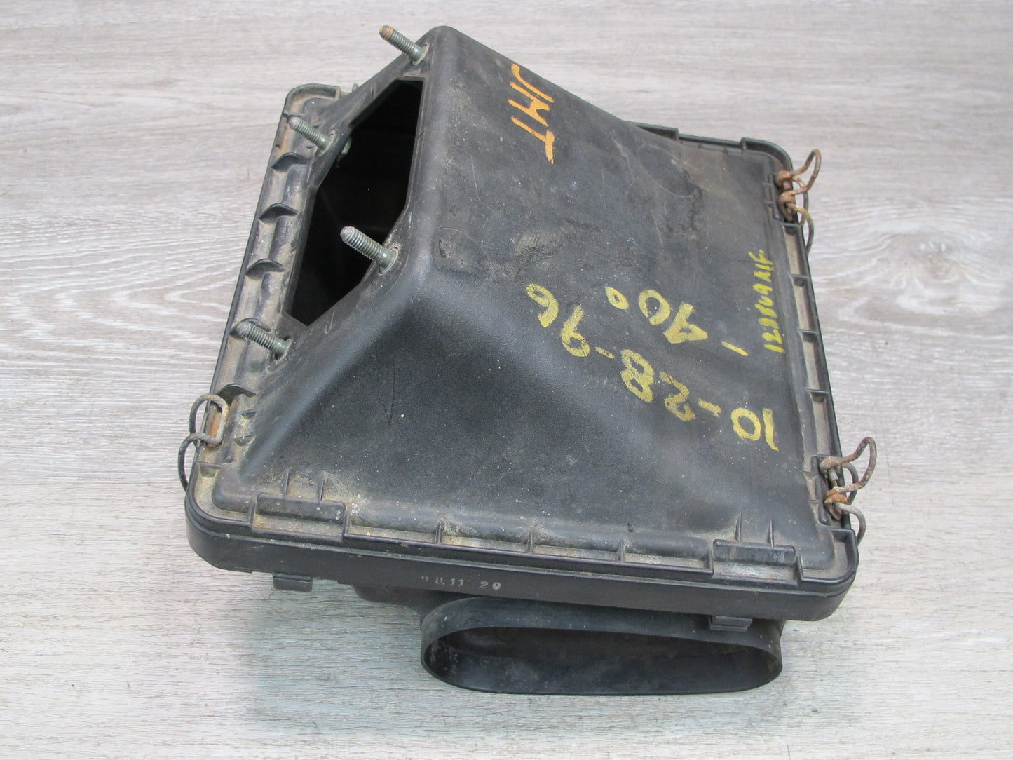 91-99 Mitsubishi 3000GT Air Intake Cleaner Filter Box MD620527 OEM