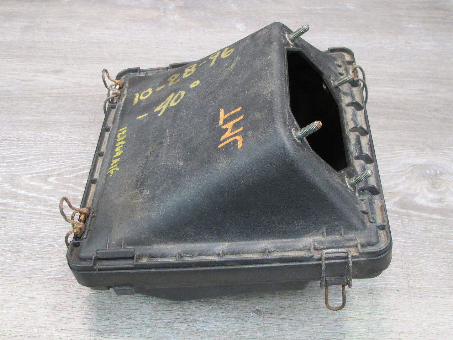 91-99 Mitsubishi 3000GT Air Intake Cleaner Filter Box MD620527 OEM
