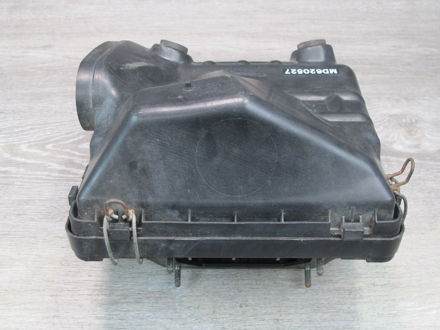 91-99 Mitsubishi 3000GT Air Intake Cleaner Filter Box MD620527 OEM