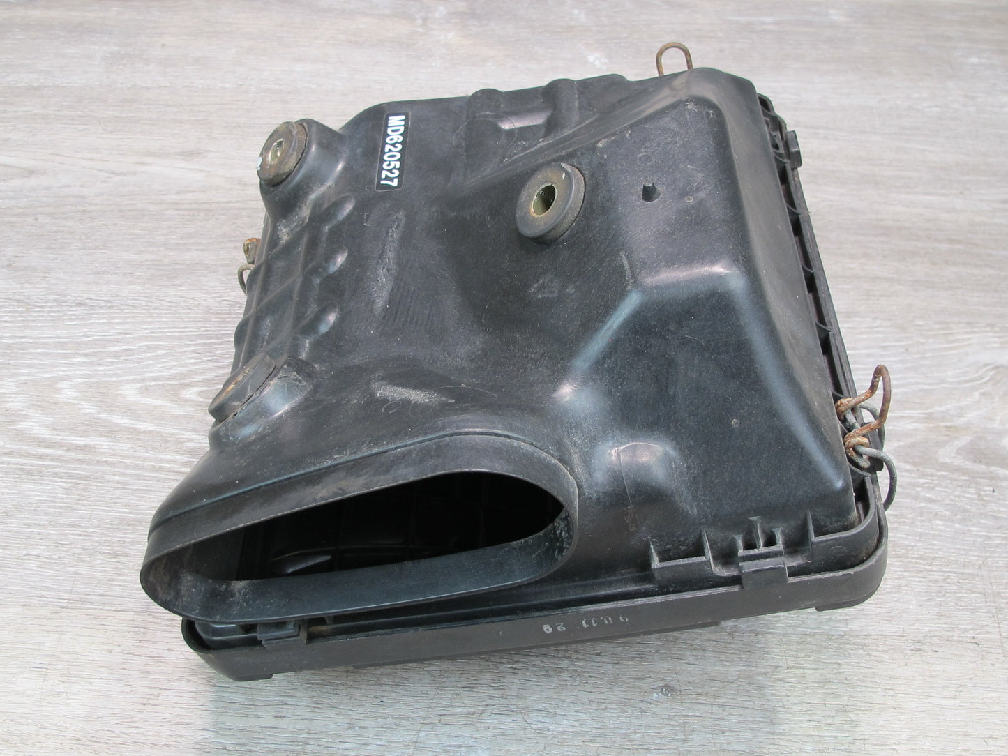 91-99 Mitsubishi 3000GT Air Intake Cleaner Filter Box MD620527 OEM