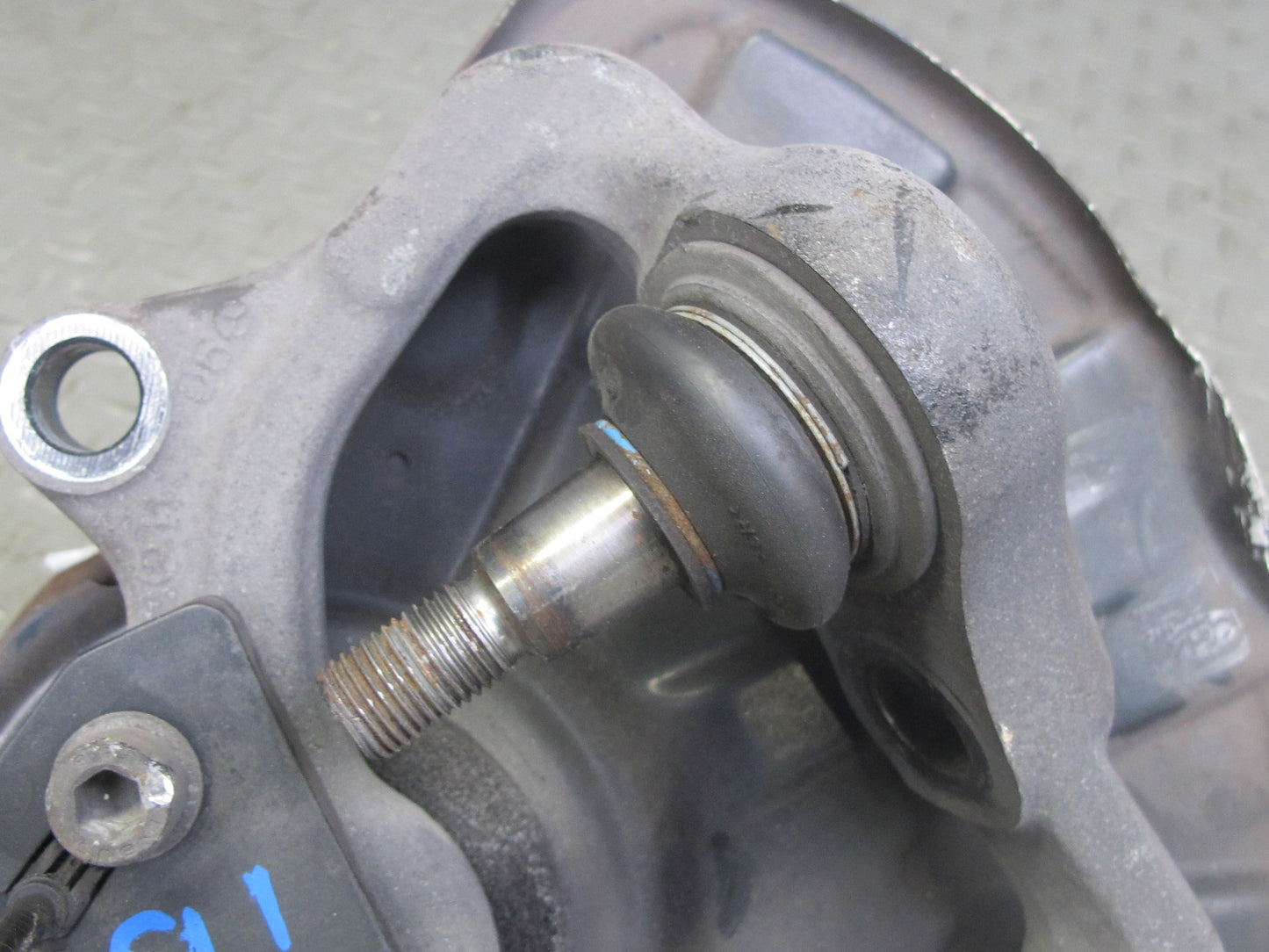 03-08 Mercedes R230 SL600 Front Right Spindle Knuckle Wheel Hub Bearing 56K OEM