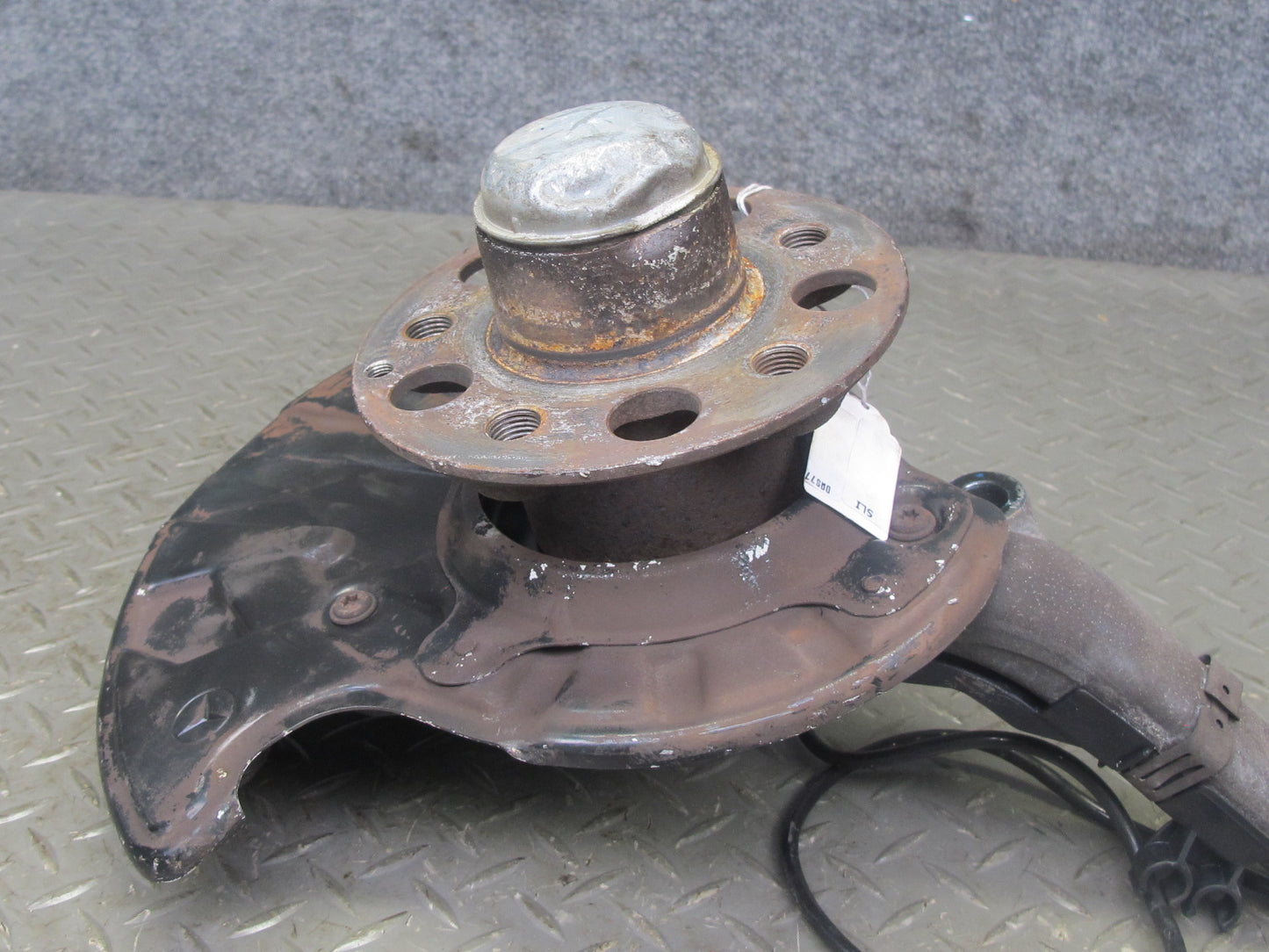 03-08 Mercedes R230 SL600 Front Right Spindle Knuckle Wheel Hub Bearing 56K OEM