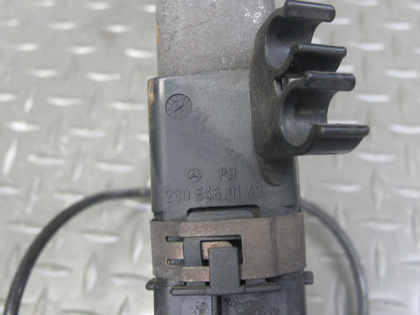 03-08 Mercedes R230 SL600 Front Left Spindle Knuckle Wheel Hub Bearing 56K OEM