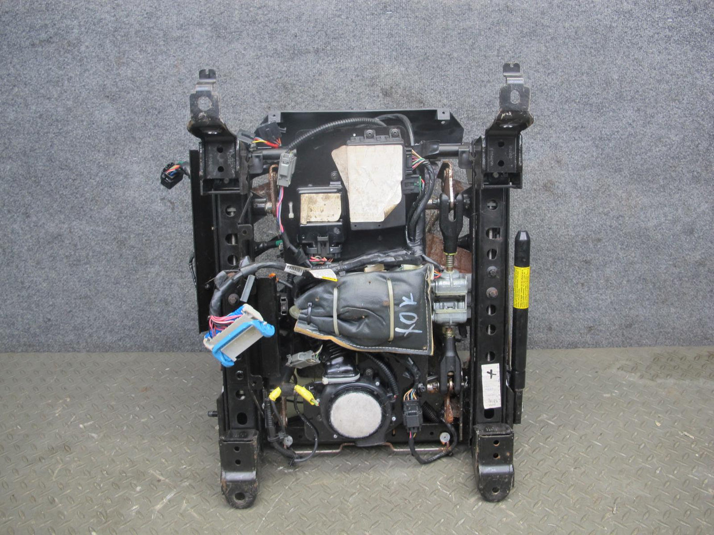 2004-2009 Cadillac XLR Front Right Passenger Side Seat Track Frame W/ Motor