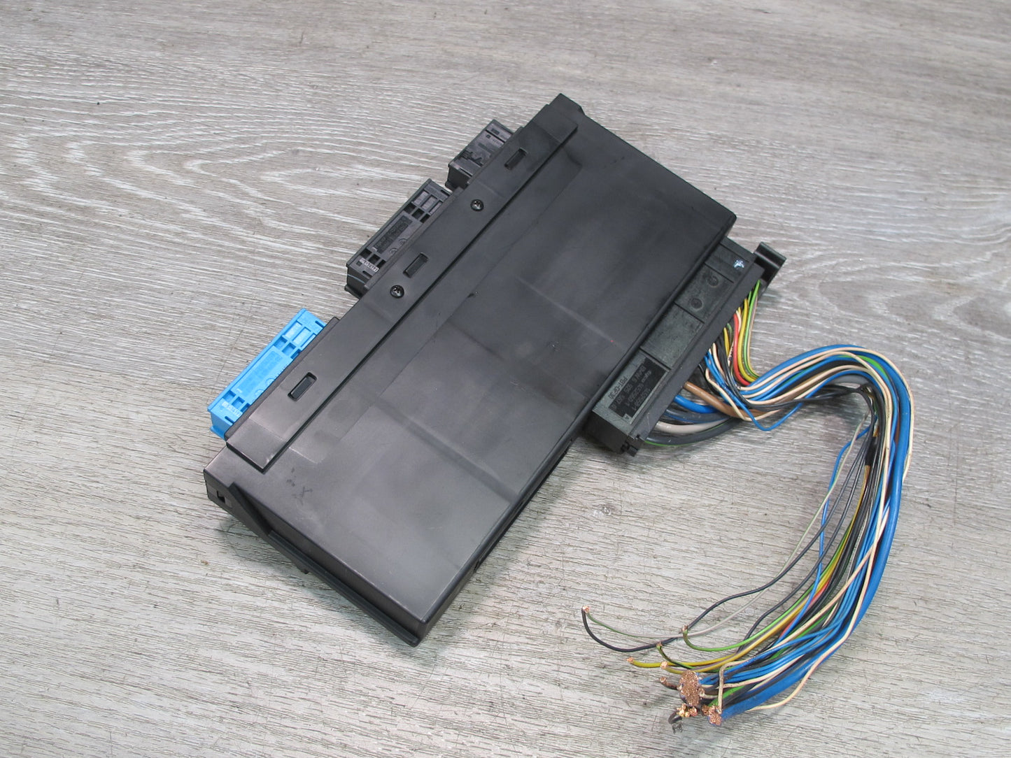 2010-2014 BMW E71 E72 X6 Electronic Junction Box Body Control Module 9227176