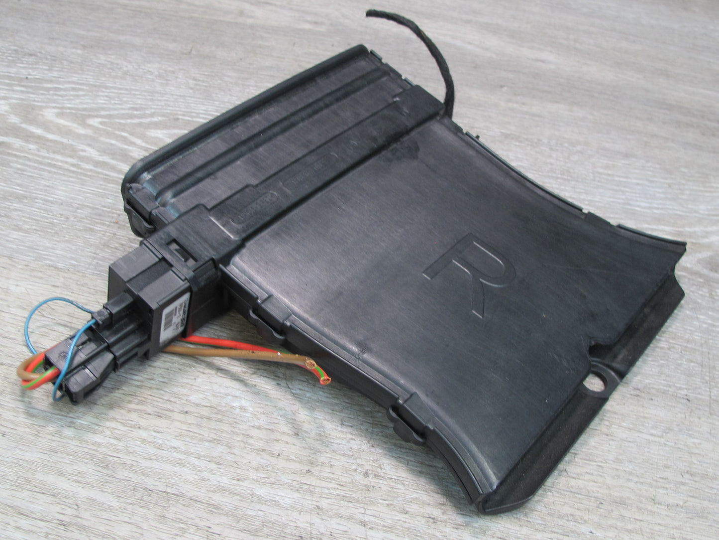 2008-2014 BMW E71 E72 X6 Rear Right Side Under Seat Foot Heater Air Vent Duct