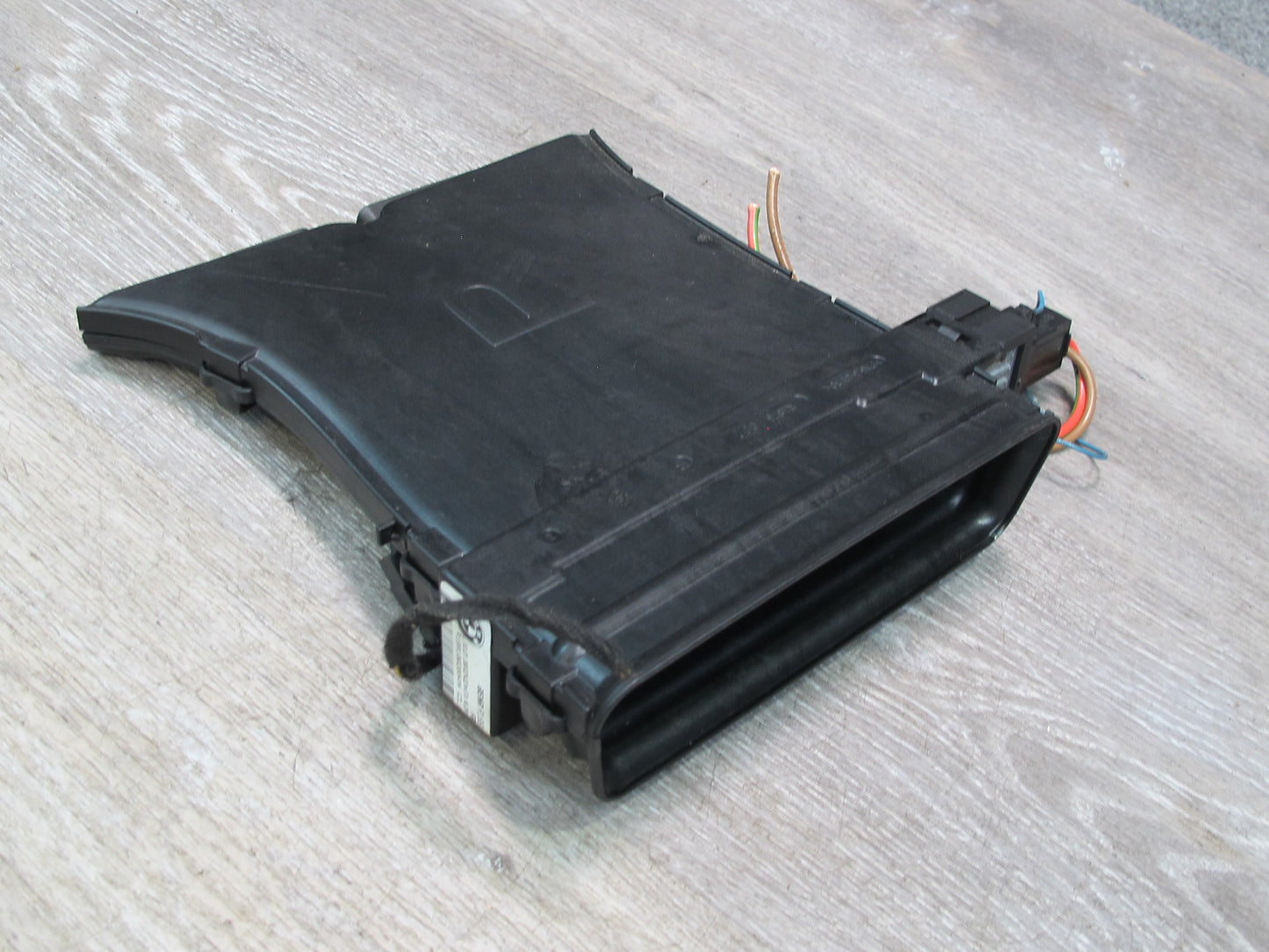 2008-2014 BMW E71 E72 X6 Rear Right Side Under Seat Foot Heater Air Vent Duct