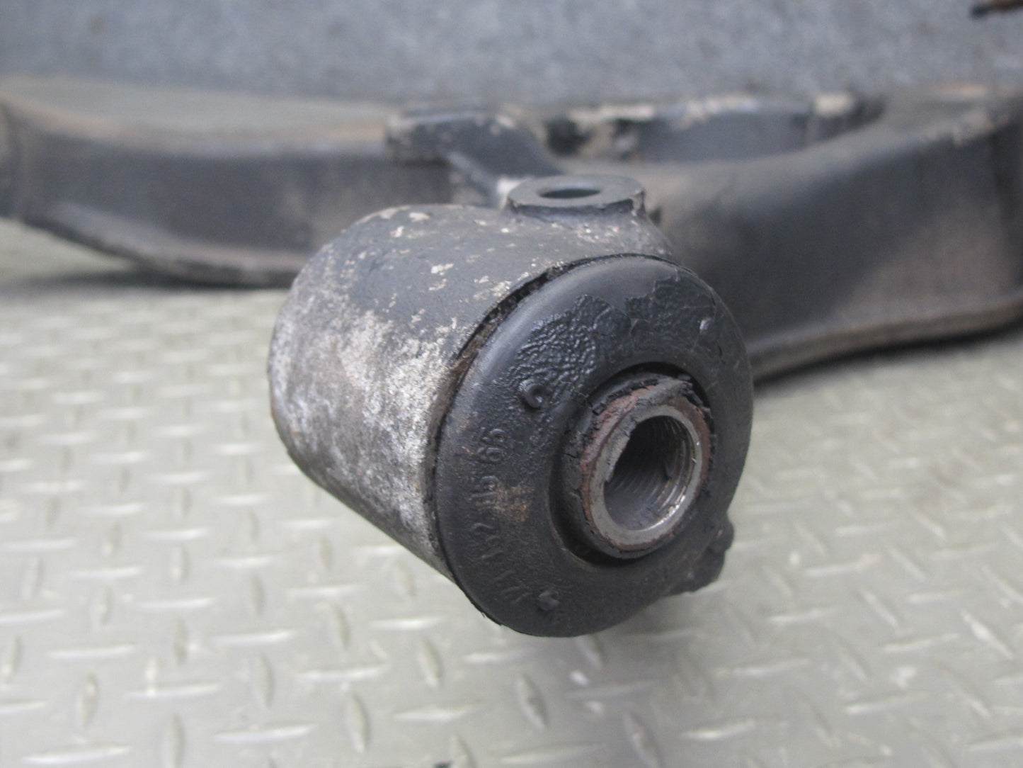 86-91 Mercedes W126 Rear Left Spindle Knuckle Wheel Hub Bearing OEM