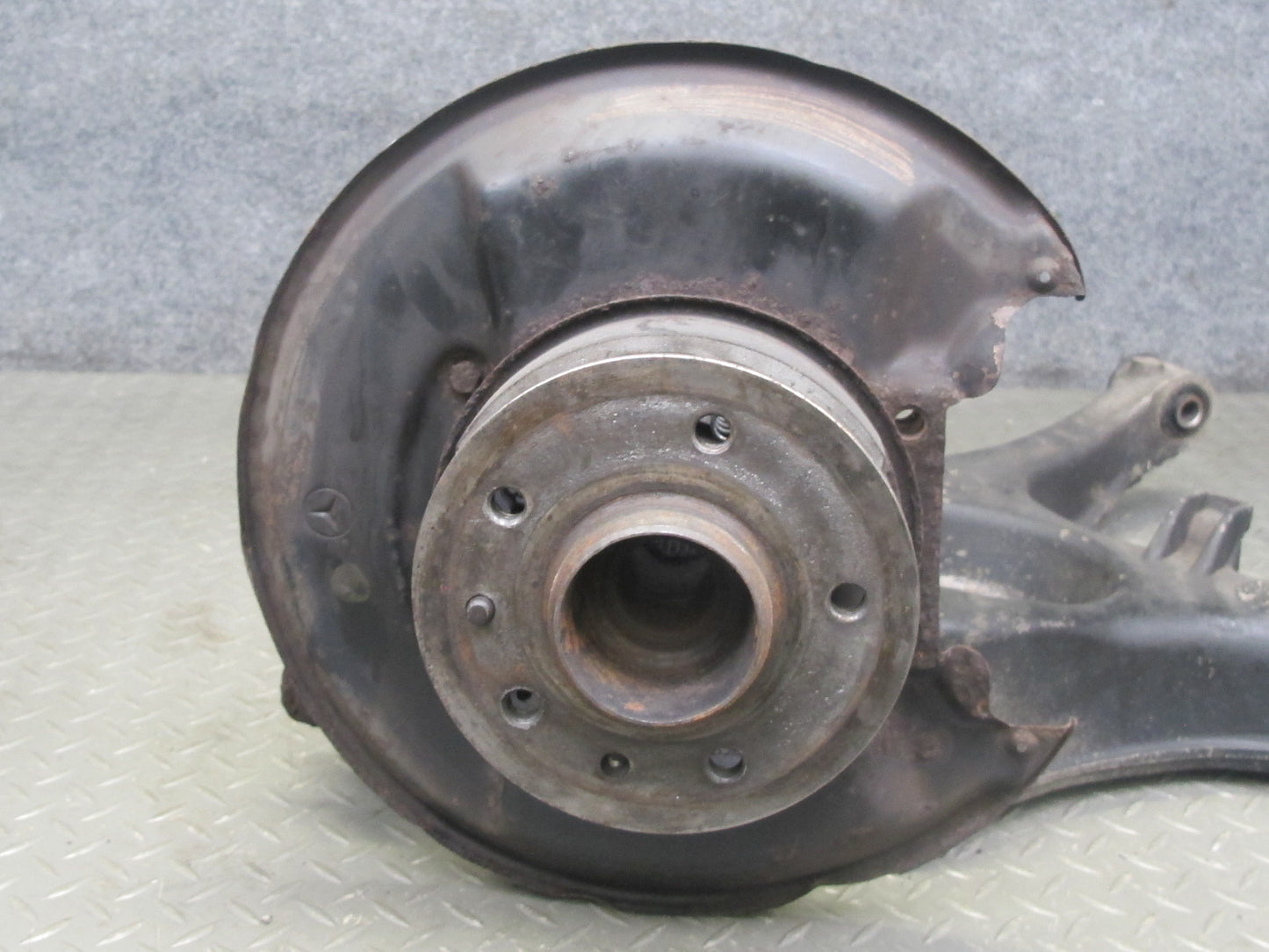 86-91 Mercedes W126 Rear Right Spindle Knuckle Wheel Hub Bearing OEM