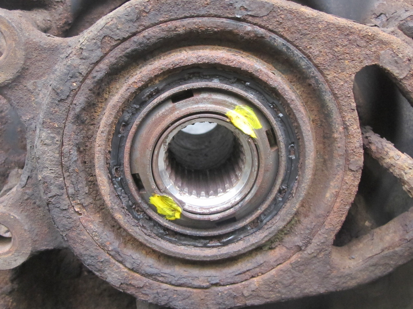 86-91 Mercedes W126 Rear Right Spindle Knuckle Wheel Hub Bearing OEM
