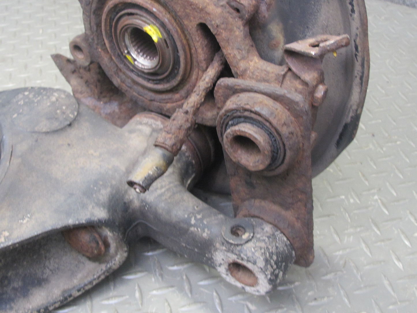 86-91 Mercedes W126 Rear Right Spindle Knuckle Wheel Hub Bearing OEM