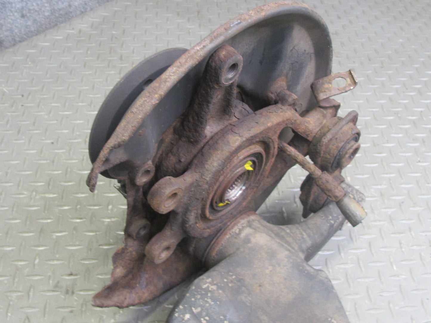 86-91 Mercedes W126 Rear Right Spindle Knuckle Wheel Hub Bearing OEM