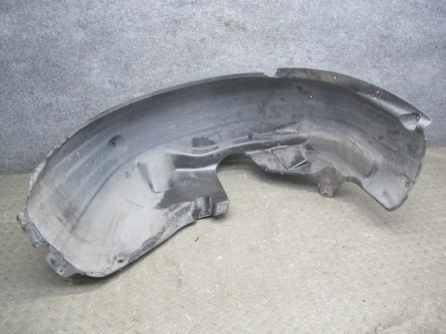 2006-2010 BMW E63 E64 Rear Left Fender Liner Wheel Arch Splash Shield 7009717