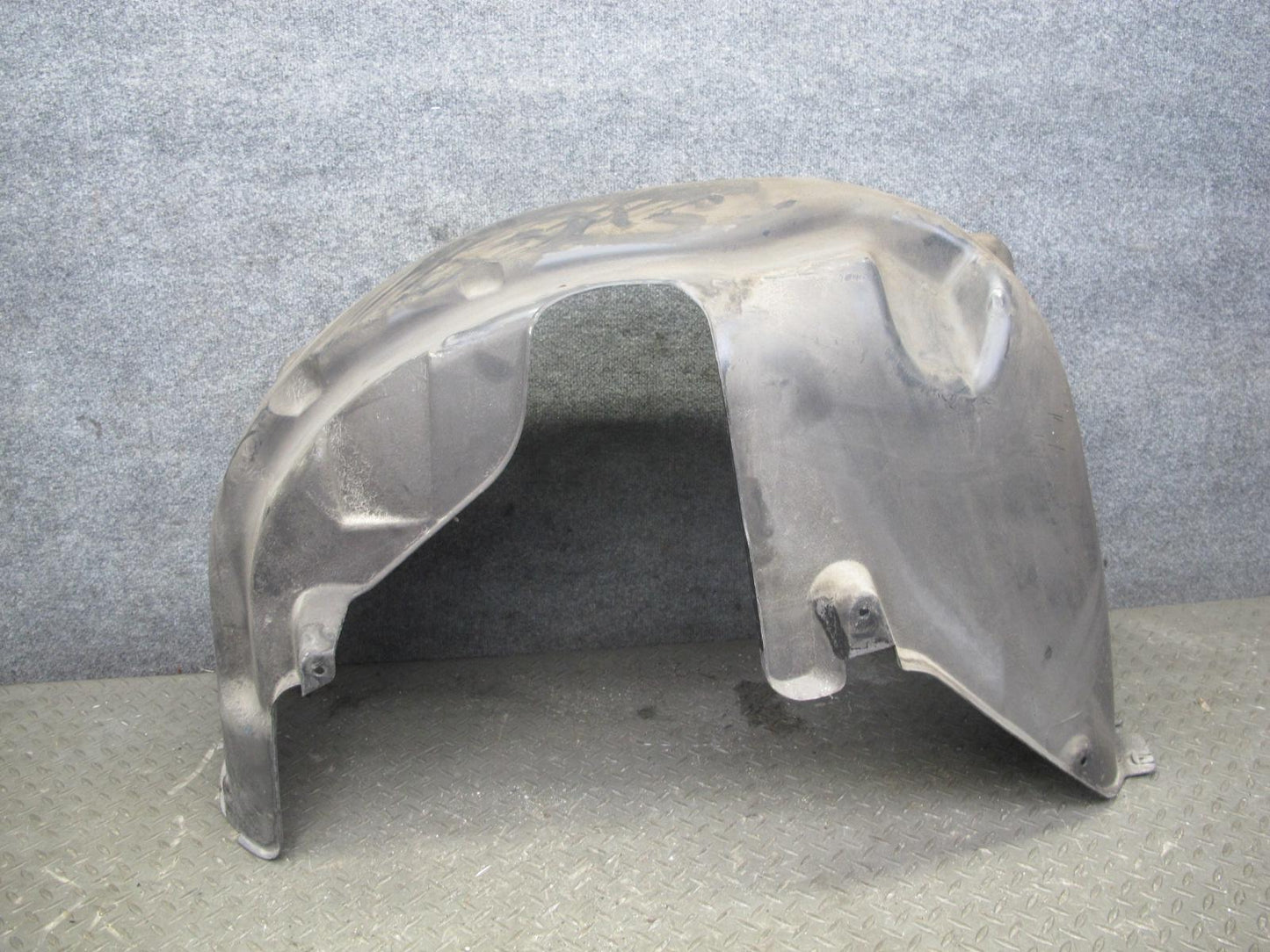 2006-2010 BMW E63 E64 Rear Left Fender Liner Wheel Arch Splash Shield 7009717